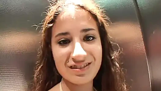 Sahilde tanıştı ve otelde sikildi