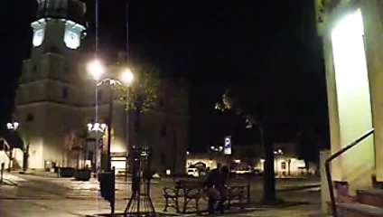 Lovelason i centrum i strippante e stövlar