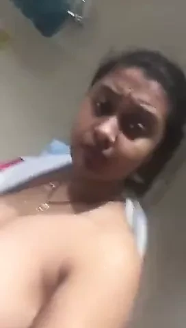 Aunty showing body