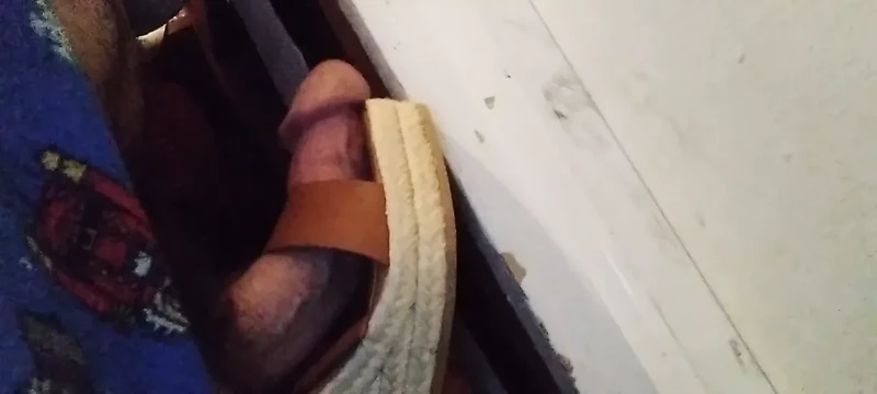 My huge veins cock fucking a sexy shoe. I wanted to cum so bad