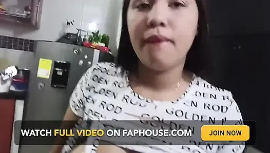 İşten eve yoruluyorum, tek istediğim şey ve karım onu sikmemi istediğini ve istemiyorum ama