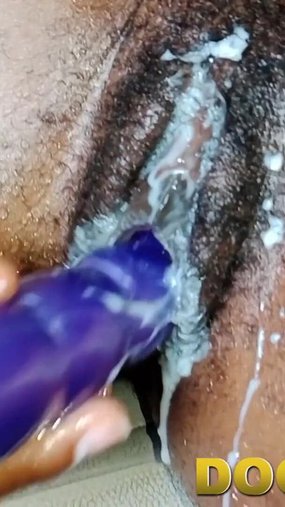 Zapanjujući trenutak iz "MY BIG CLITORIS DO MAKE ME TO FEEL HORNY"
