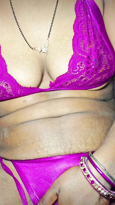 Ikonický okamžik z "Village bhabhi sex try self masterbuting"