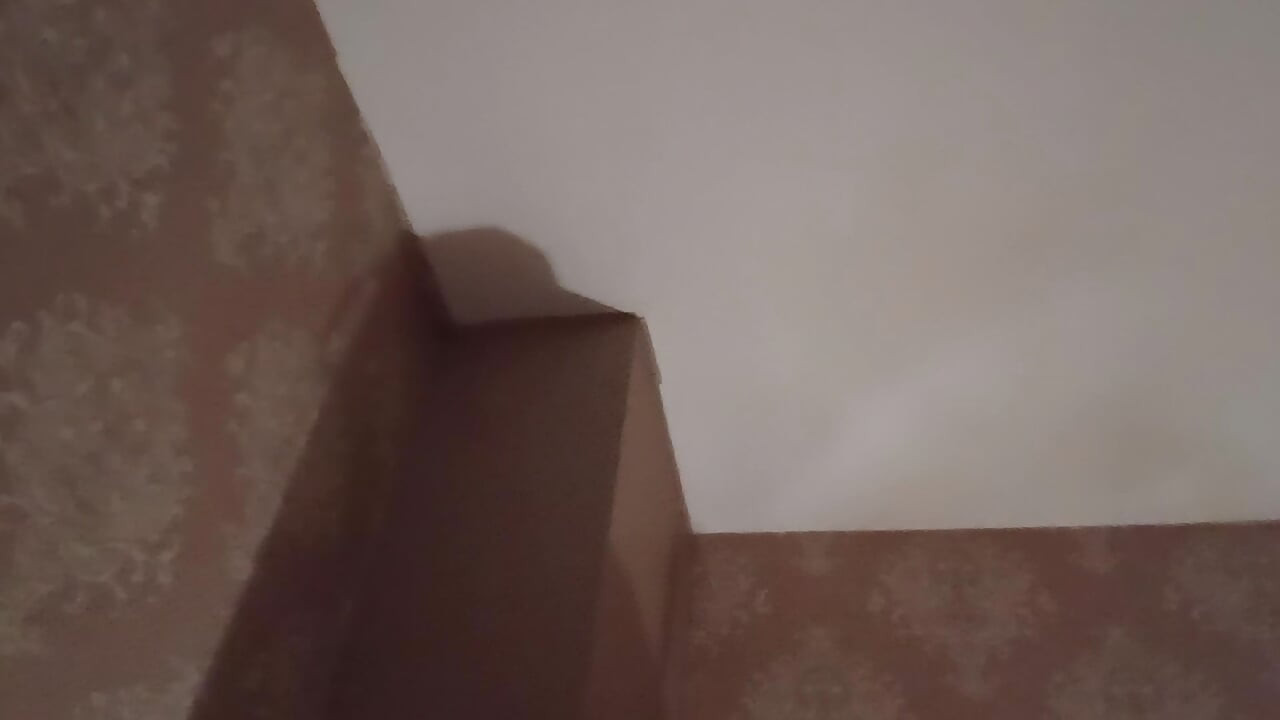 Een begaafde kok pronkt met haar charmes