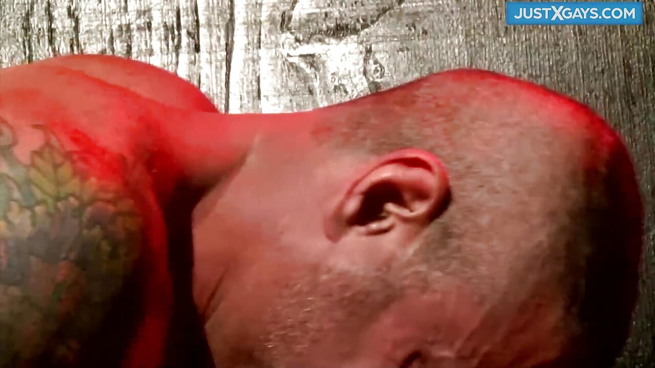 Pria memerah susu pria mani muncrat