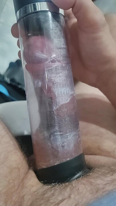 チンポにポンプを
