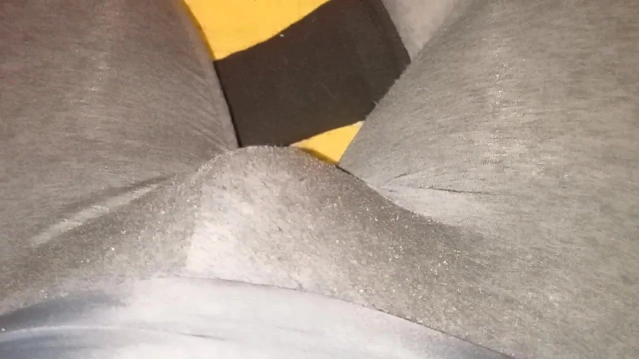 Szürke leggings.