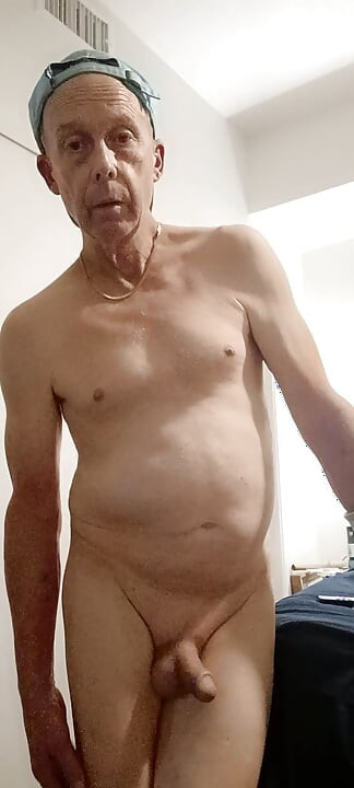 I Find It's Important To Show My Face And Full Frontal While Admitting To A Tiny Cock