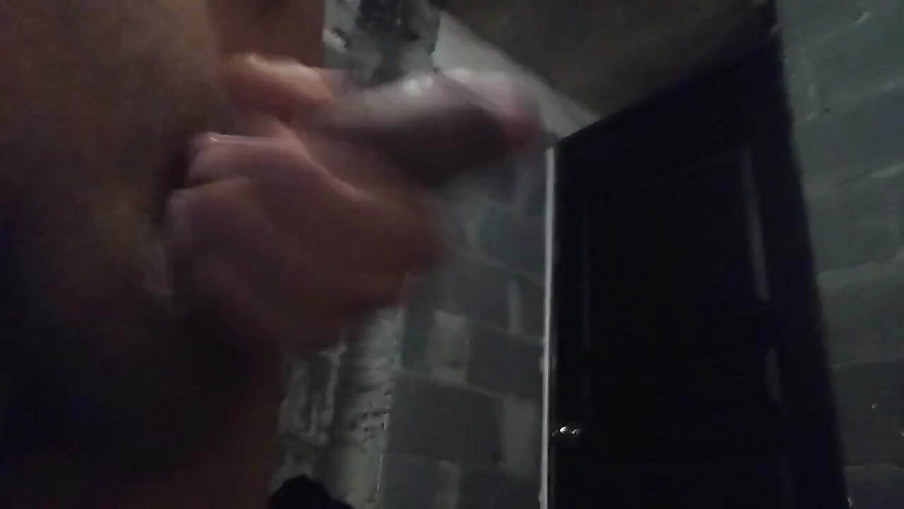 Zboczeniec w łazience