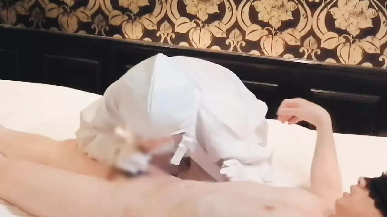 Una bella donna che lavora in un impianto di produzione di semiconduttori dà un. Fatto in casa amatoriale Fotografia personale kawasaki JK