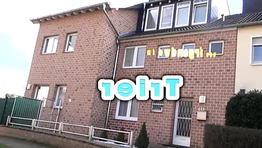 Amatör Alman çift evde sert sikişiyor