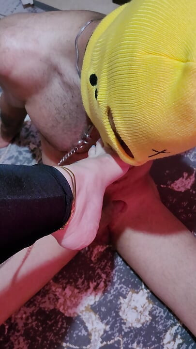 Diosa dominación de pies: lamiendo zapatos, pisoteando y cruel ballbusting