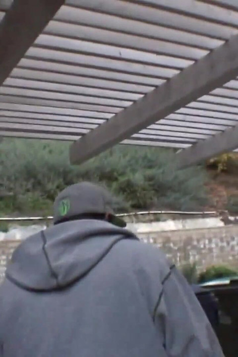 Polla negra gigante en el coño de una rubia cachonda