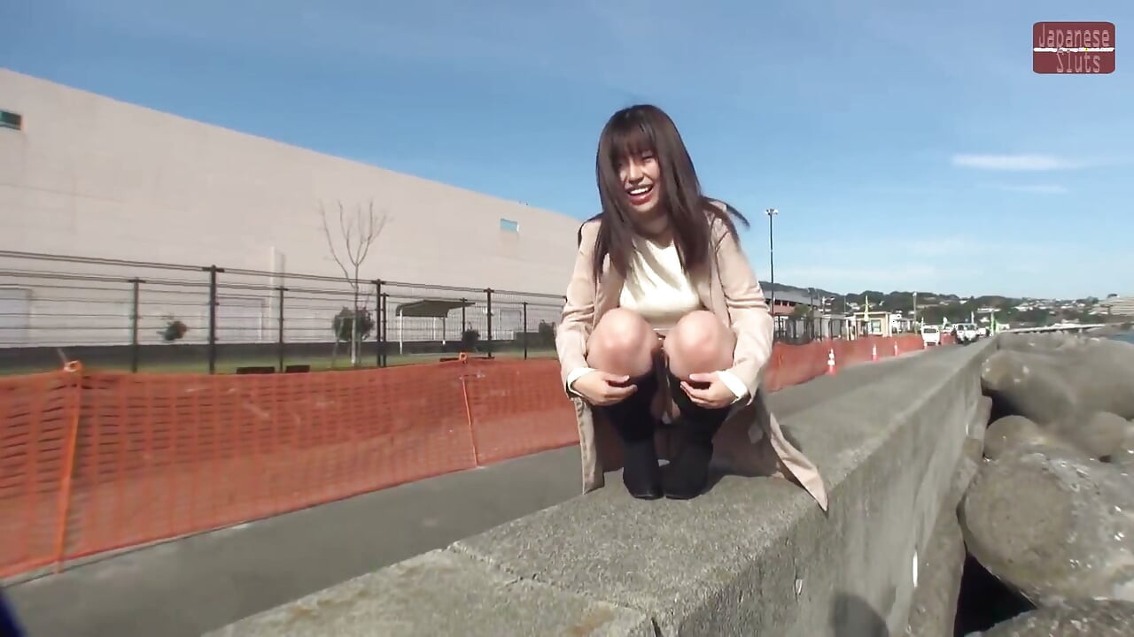 Rika Tsubaki merge la o întâlnire wild drive cu un tip pervers - Ep1