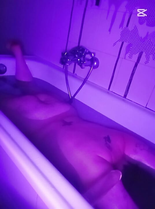 Submissive Underwater Blowjob and Footworship POV - Kink Session