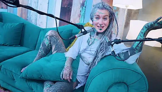 Я говорю о H - счастье - подкаст ASMR, SFW говорит готессу, худенькая девушка дред, татуированная модель татуированная девушка