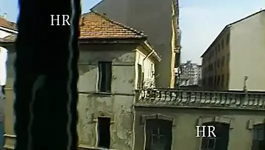 Неизданное порно с домохозяйками 90-х в любительском видео