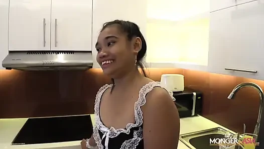 Pembantu Filipino yang putus asa meniduri bos untuk menutupi tagihan