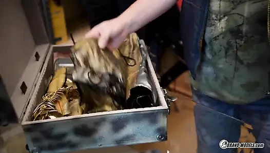 Elena vega - video cosplay vr di belakang panggung