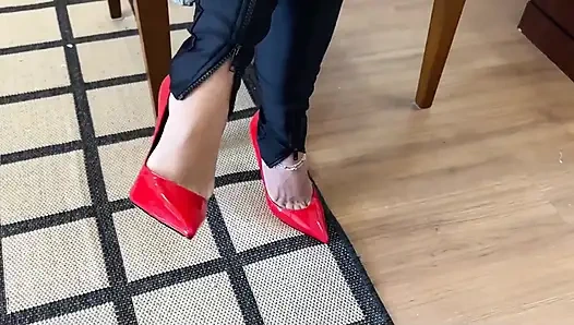 Foot Seduction and Footjob in the Waiting Room