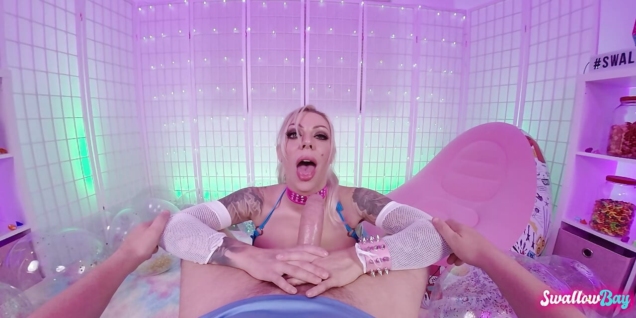 Deneyimli orta yaşlı seksi kadın karma rx dölümü oynamak istiyor