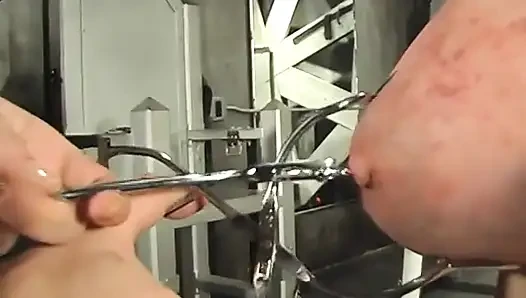 Juggy blond fem dom female parent sticks clothespins on fat brunettes tits