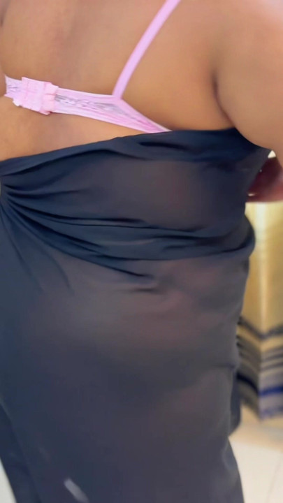 Velká prsa & Obrovský zadek nahá nevlastní sestra!