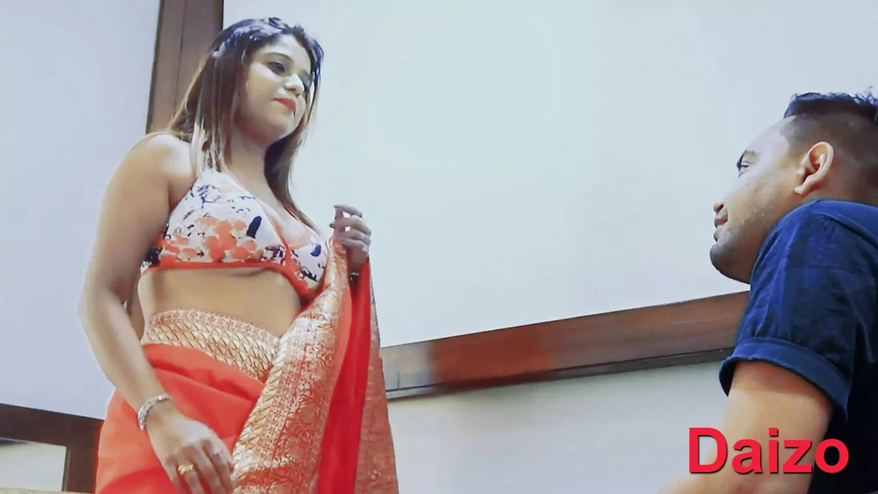 印度人妻与丈夫出轨并与她的继兄性交