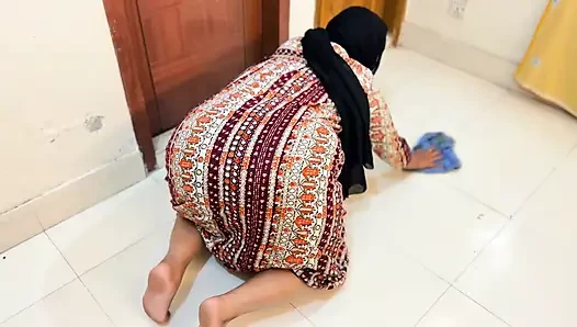 Ibu tiri muslim mesir dengan pantat bahenol terjebak di bawah ranjang sebelum dia mau seks anal dariku!