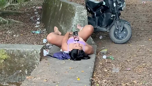 Komşum mastürbasyon yaparken yakalandı