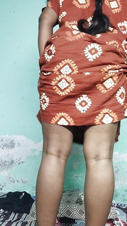 Bhabi desi hitam cantik melancap pantat besar