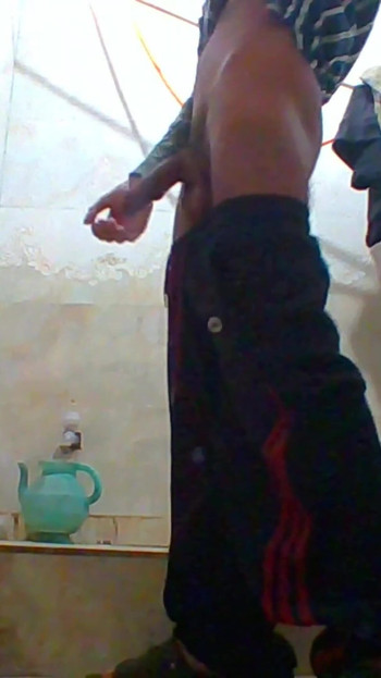 Must-see moment from "Pakistani boy in bathroom"