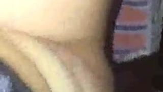 Hotwife fa sesso senza preservativo con un grande cazzo nero nel motel