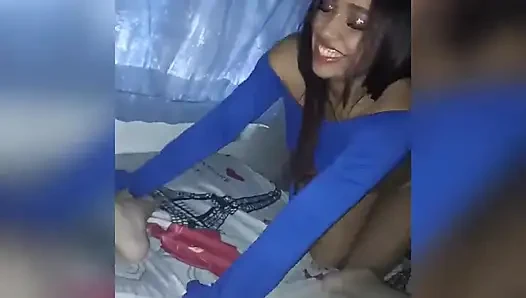 Üvey kız kardeşimi evinizde sikiyorum