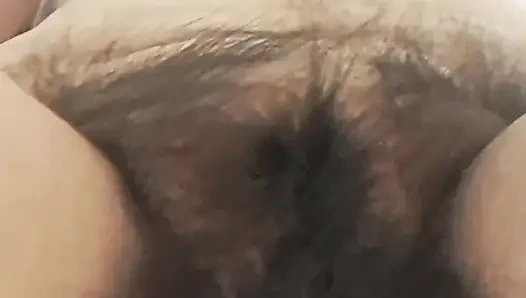 Мачеха пальцами в ее горячие дырки