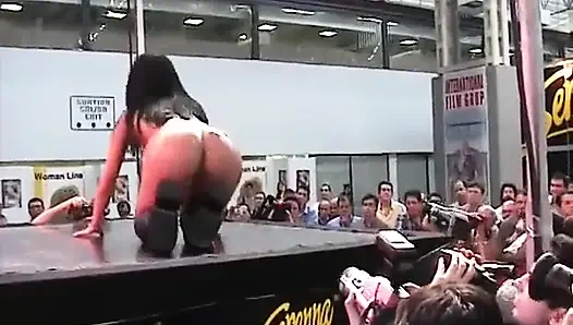 The Best Sequences of the Bacelone X Show