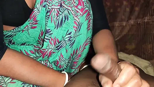 Meine Bhabhi-muschi habe ich den saft herausgenommen und in ein glas gelegt