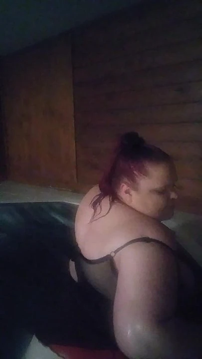 Booty shaking, slapping and titty play - VivianDimondBBW