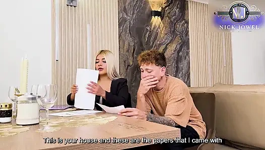 Agen Real Estat Terangsang Dengan Payudara Besar Meniduri Klien