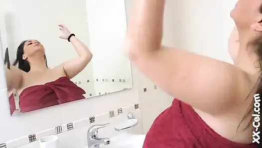 Macromastia Legend Getting Clean