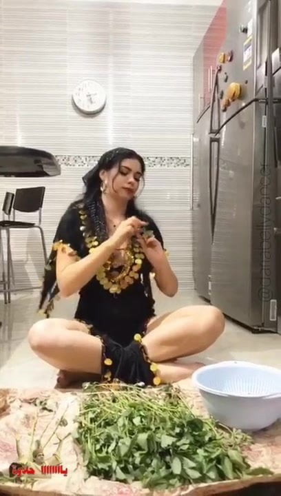 Egyptian sharmota dances in kitchen
