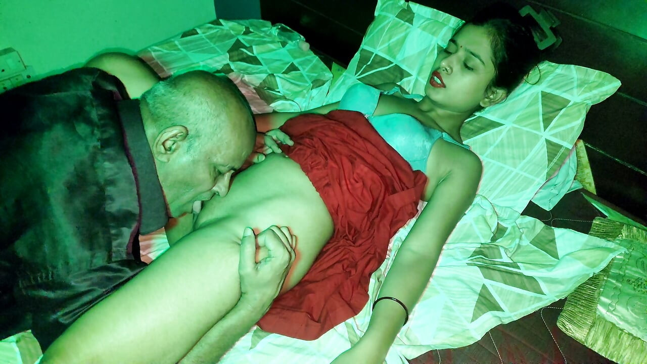 Hot Desi Indian Girl Injoy Sex In Dremy Night With Old Man Video