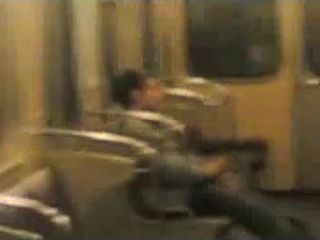 Masturbando no trem, tão engraçado