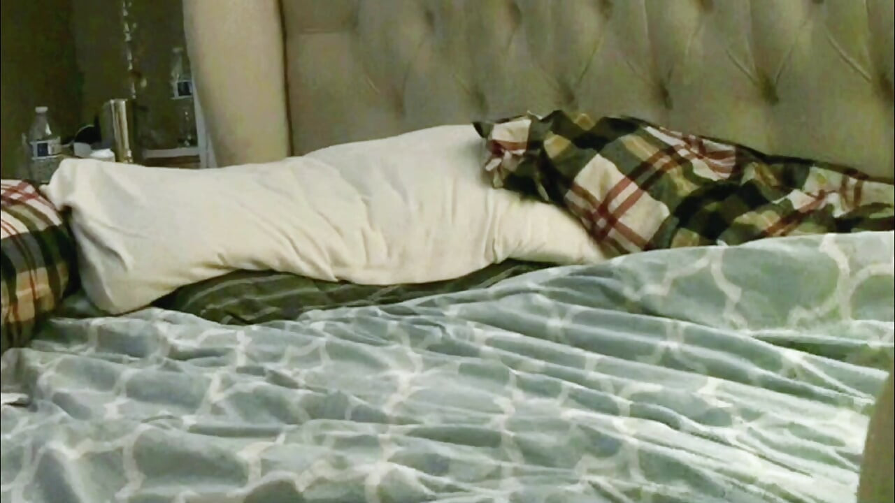Real amateur Mormon wife masturbating with huge dildo on homemade video