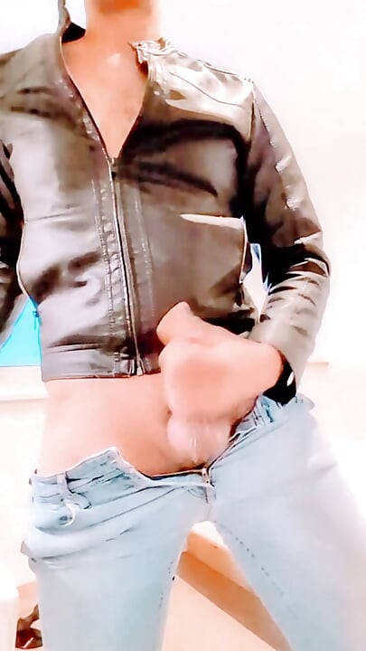 Slutboyben CAM4 セクシーなビッチミルズの巨大チンポ