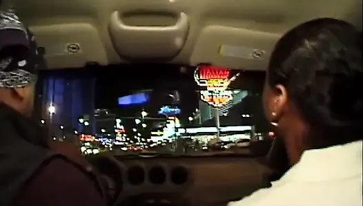 Cewek rambut warna alami ngentot memek hitam... Crot di mulut