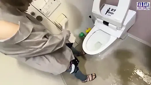 Stream Journey as a Slender Beauty Masters the Thrill of Standing Release Outdoors Part.1