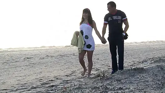 Blowjob panas di pantai