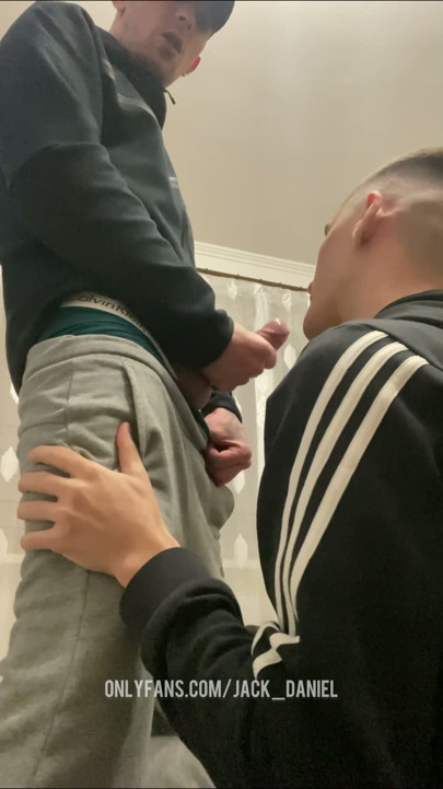BLOWING BIG COCK WITH CUM ON FACE | Clip 1