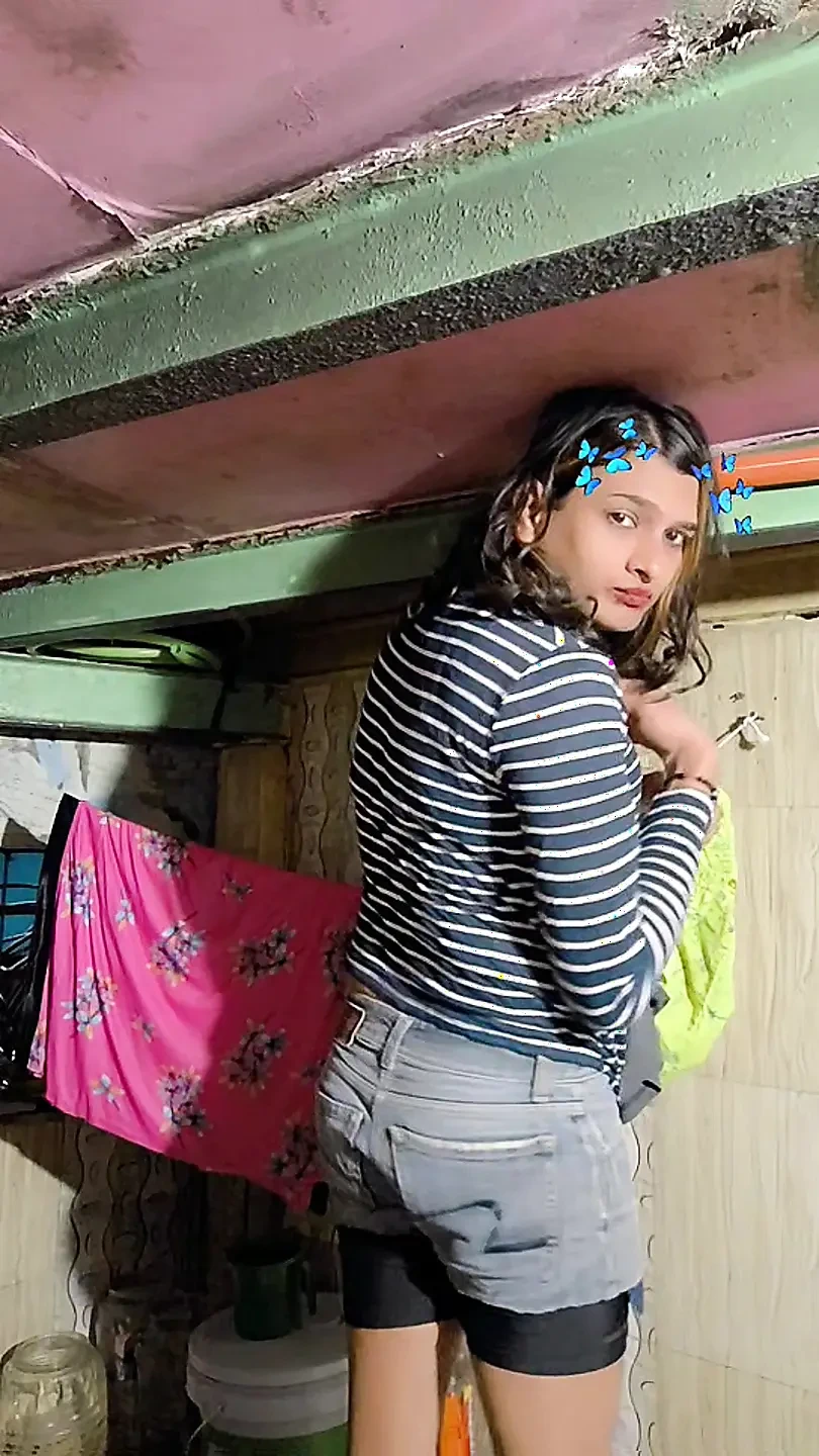 Zoya Shezadi Im a Going to My Secret Small Room One More Time Have a Fun Time